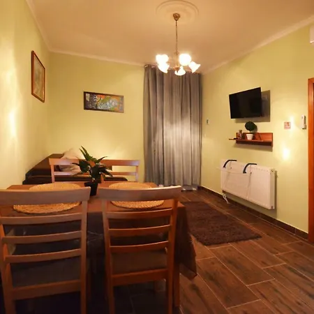شقة Bathory Apartman إغير