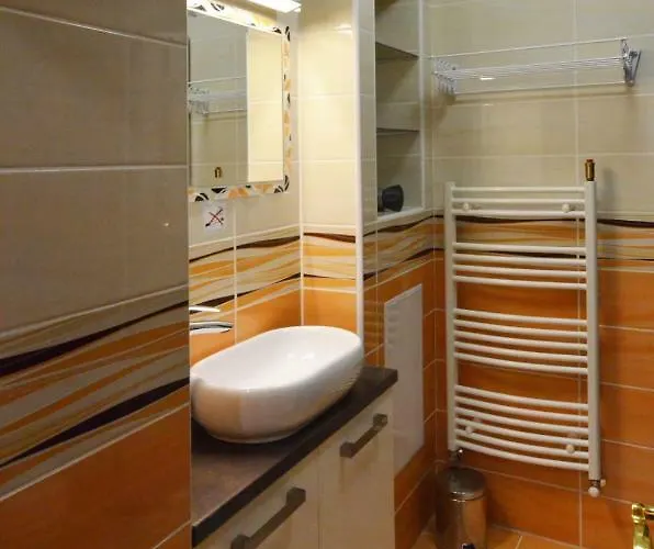 公寓 Bathory Apartman